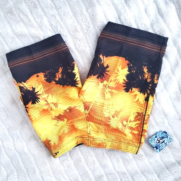 O'Neill boardshorts - Picture 2 of 9